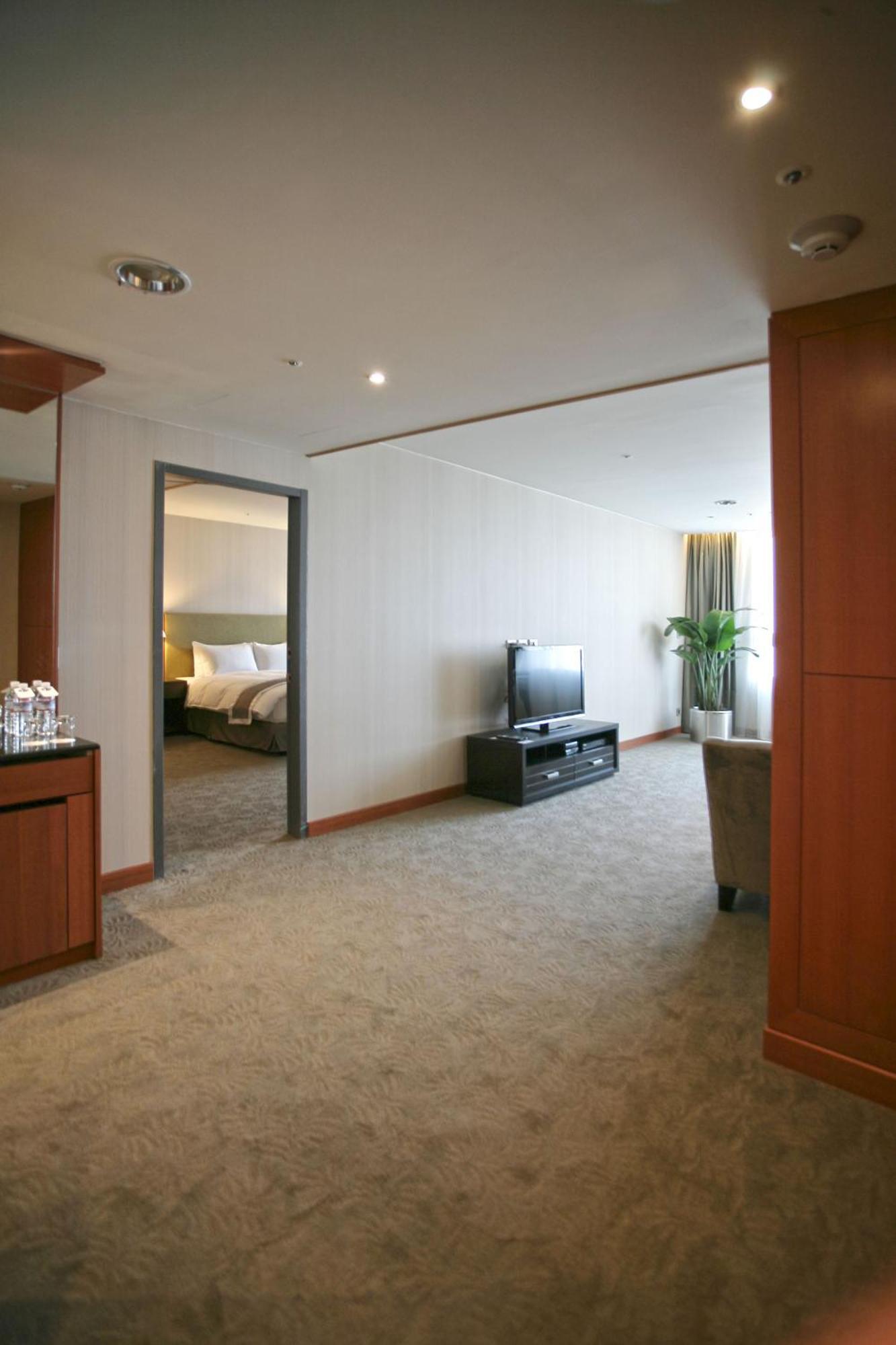 Taichung Harbor Hotel Wuqi Номер фото